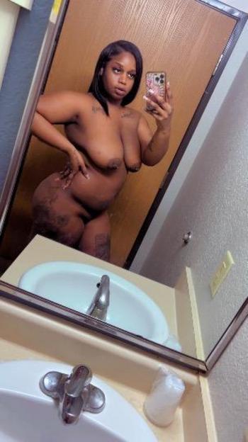 215-982-6049, 26  female escort, Lancaster
